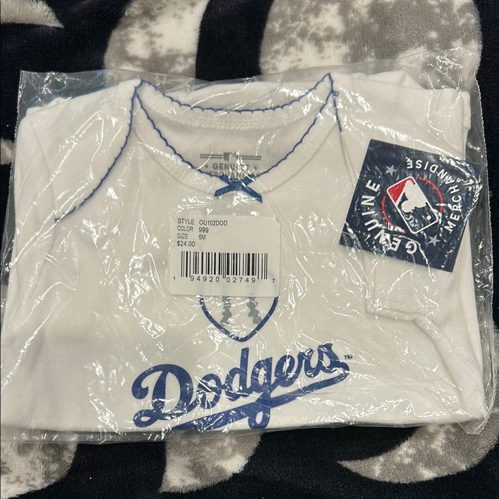 MLB Genuine Merchandise Dodgers White Shirt